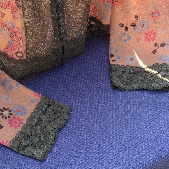 JJILL Sheer Hoodie - Picture 3 of 9